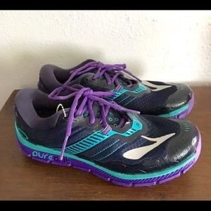 Brooks pure grit running shoe 7